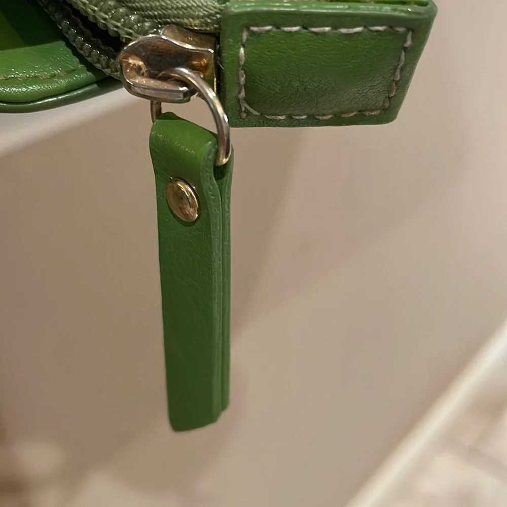 This is a beautiful green and gold mini Mcklien bag - Picture 6 of 10